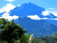 Góra Kinabalu (4095 m n.p.m.) to najwyższy szczyt całej południowo-wschodniej Azji.