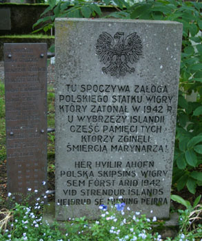 islandia - grob polskich marynarzy.jpg