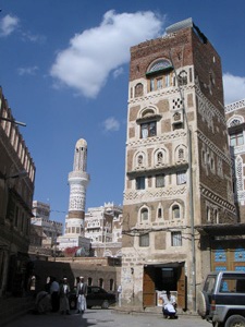 jemen-wiezowiec w sanie2.jpg